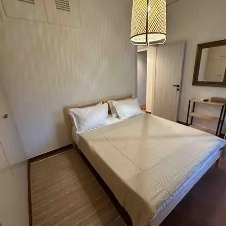 Linear Flat - Center - Private Parking Apartment